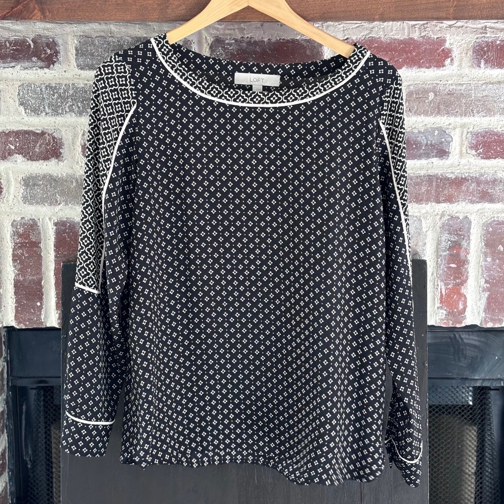 LOFT patterned blouse. Lightweight, great condition. Small.
